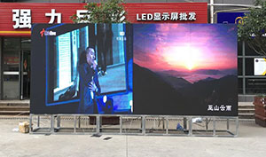 重慶彩光成功安裝渝北區(qū)保利.高爾夫球會(huì)大型租賃屏